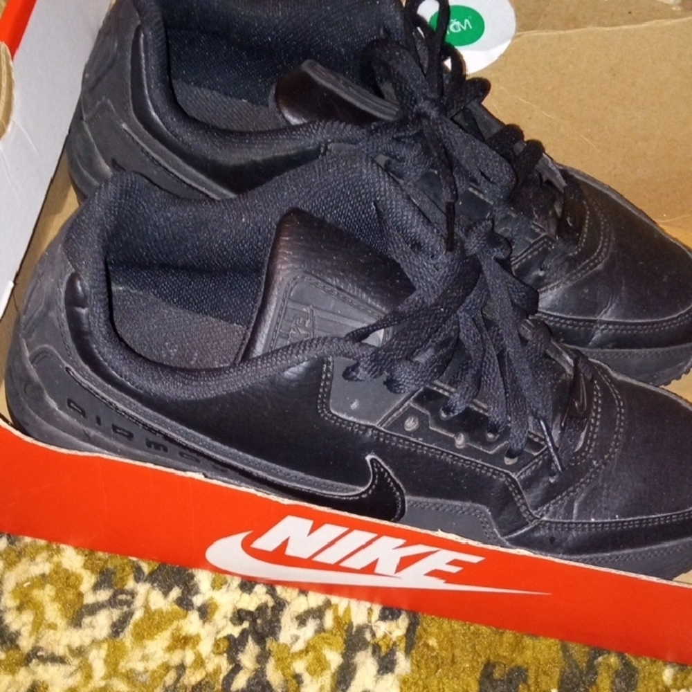 Nike Men's Triple Black Air Max Sneakers - Picture 4 of 4